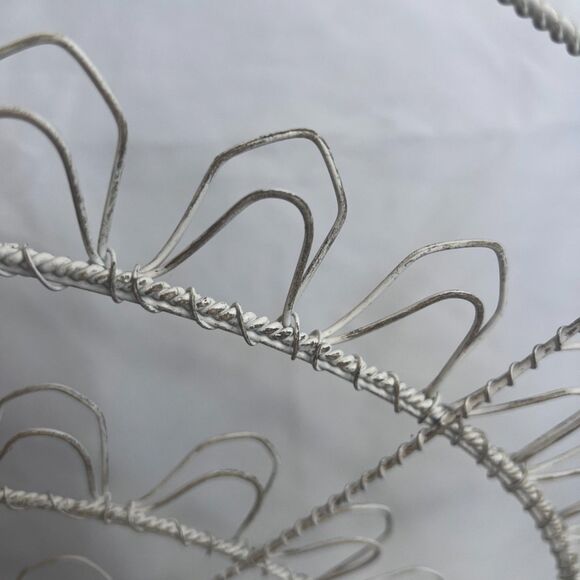 Fan Shaped White Metal Wire Table Top Photo Card Holder Cottage Core Shabby Chic - Picture 10 of 13